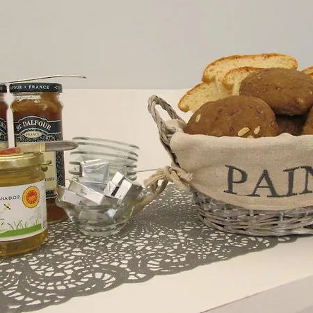 Alojamento de Acomodação e Pequeno-almoço Nadine Forlì