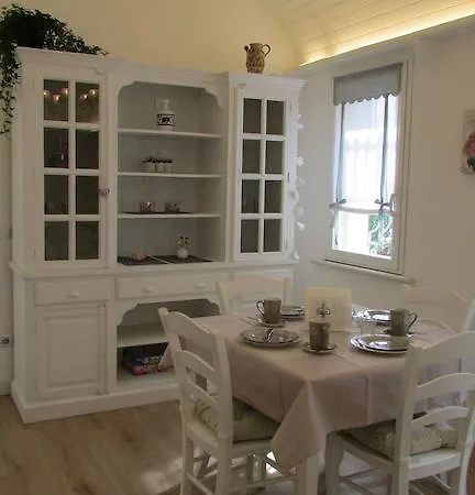 Nadine - Boutique Eco Con Parcheggio Gratuito 3* Forlì