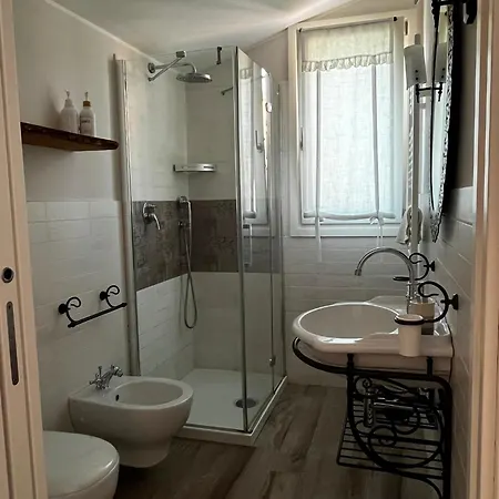 ベッド・アンド・ブレックファスト B&B Nadine Forli - Cura, Stile E Ospitalita Con Parcheggio Gratuito フォルリ